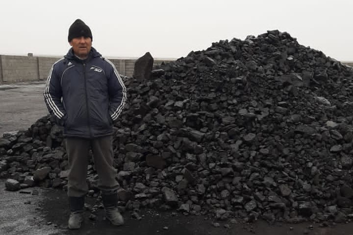 Помощь нуждающимся семьям в Алматы и Алматинской области 22 тоннами угля. - 4