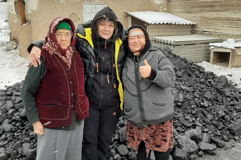 Помощь нуждающимся семьям в Алматы и Алматинской области 22 тоннами угля. - 2