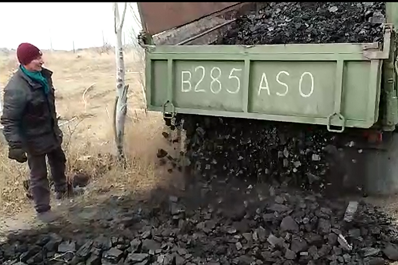 Помощь нуждающимся семьям в Алматы и Алматинской области 22 тоннами угля. - 3