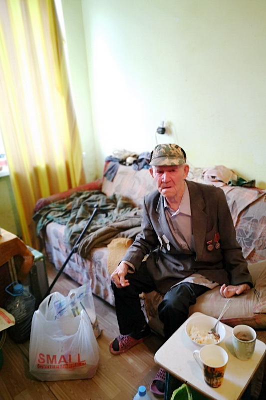 Продуктовые корзины раздали пенсионерам служители церкви в г. Кызылорда - 1