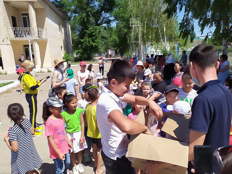 Более 100 детей приняли участие в благотворительном празднике в селе Арна - 8